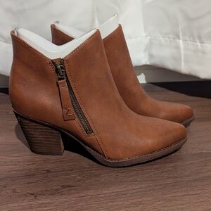 Zodiac Brown Ankle Boots with Zipper
